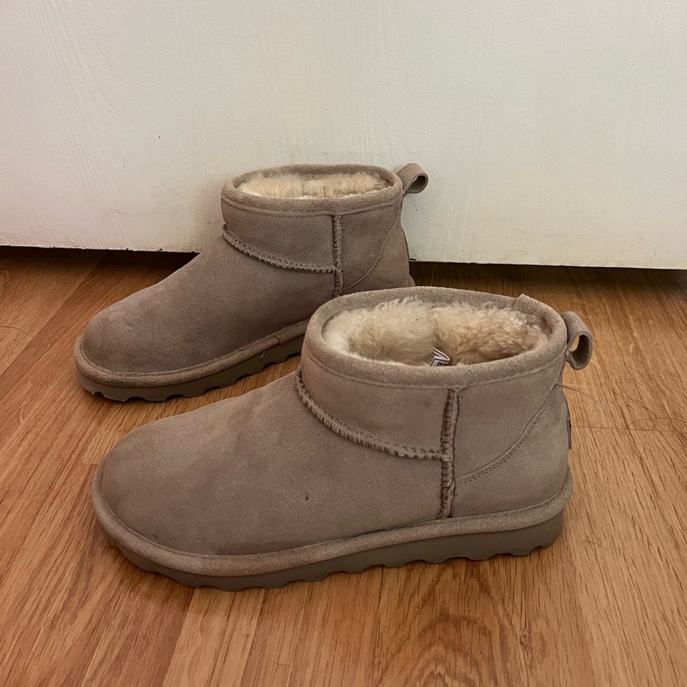 Bearpaw suede ankle boots
